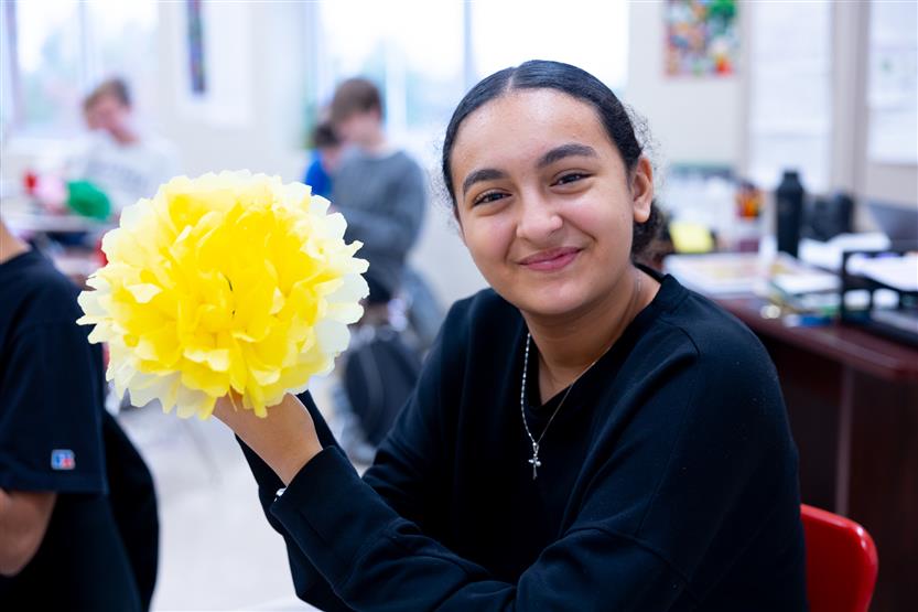 Students make a tapete
